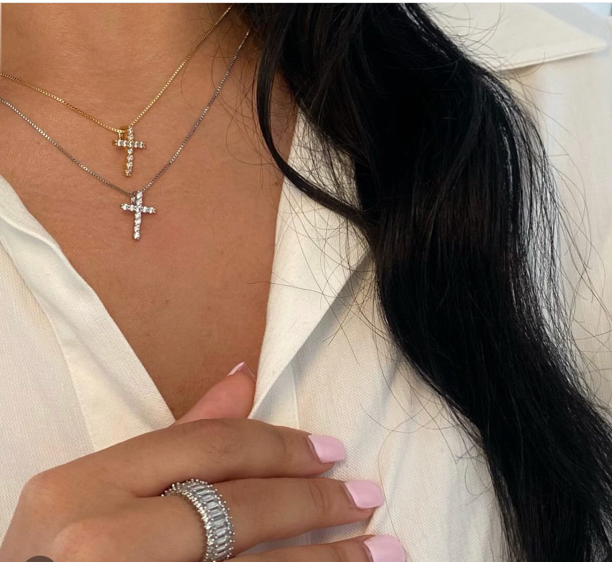 “Dainty Cross” Necklace 💧